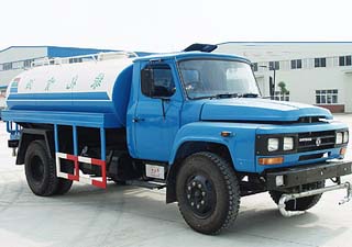 东风尖头洒水车